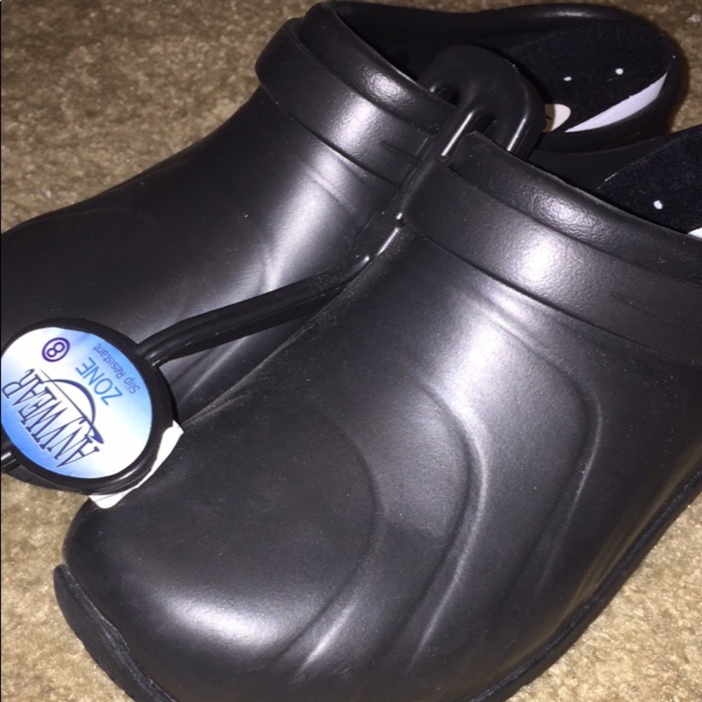Brand new Anywhere Clog